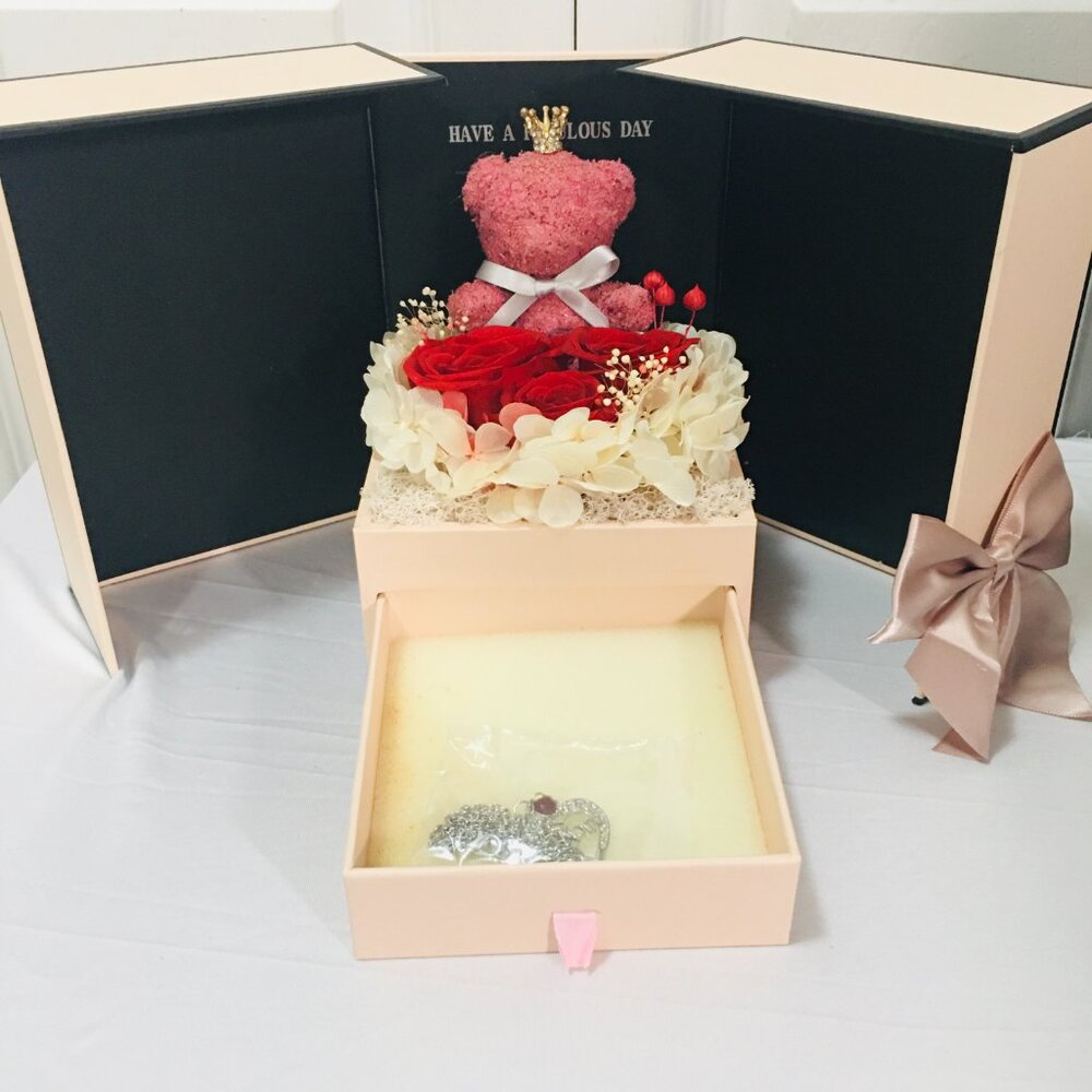 Eternal Rose Box With Heart Necklace - Picture 4 of 9